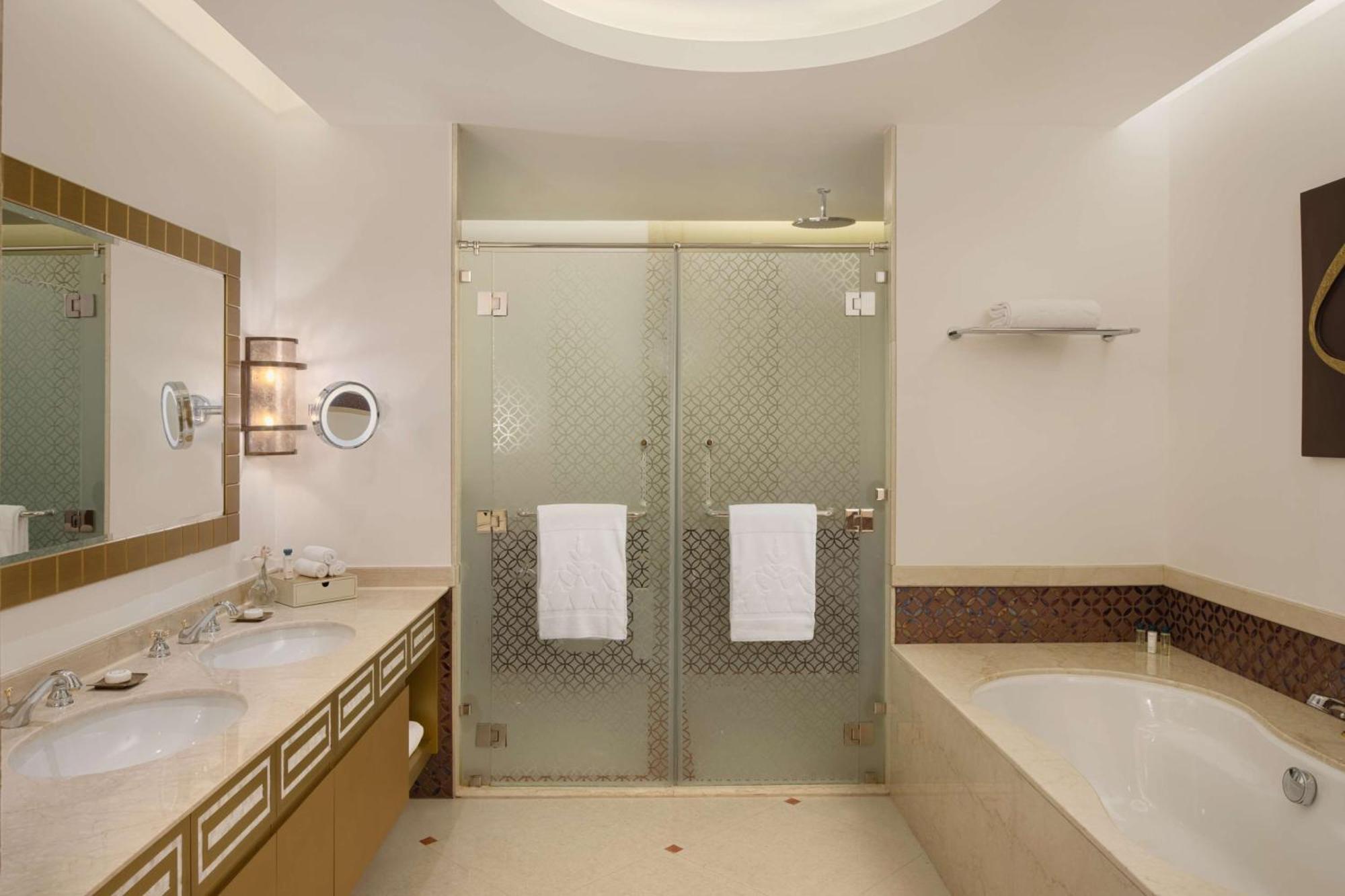 Hotel Marsa Malaz Kempinski, The Pearl Doha Exterior foto A modern bathroom